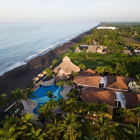 Hotel Cayman Suites Монтеррико Экстерьер фото
